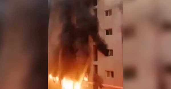 VIDEO Ogroman požar zgrade sa stranim radnicima u Kuvajtu. Poginulo preko 35 ljudi
